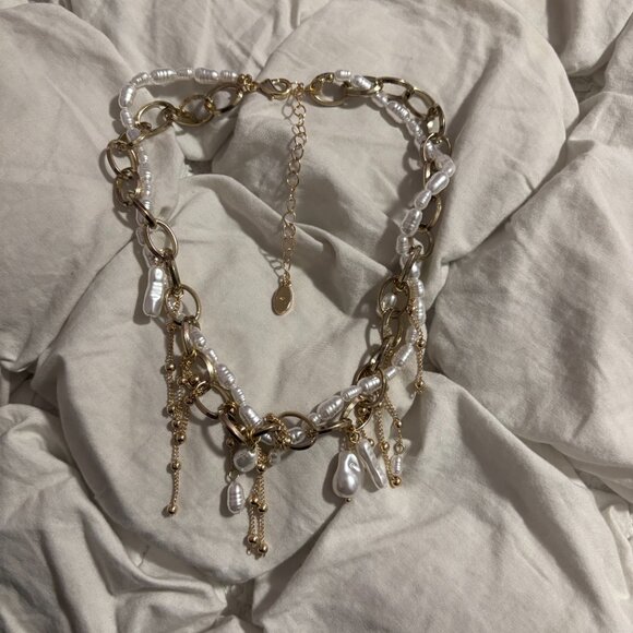 Free People Mixed Media Baroque Pearl & Gold Chain Statement Necklace - Picture 2 of 2